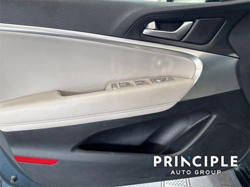 Used 2023 Genesis G70 2.0T image 17
