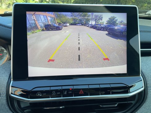Certified 2024 Jeep Compass Latitude image 46