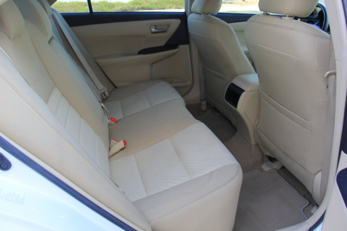 Used 2015 Toyota Camry LE image 25