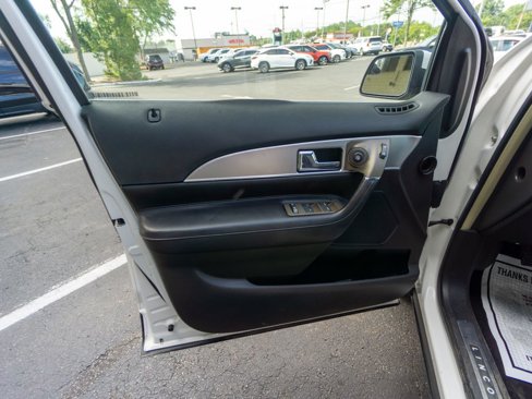 Used 2011 Lincoln MKX AWD w/ 101A Rapid Spec Order Code image 16
