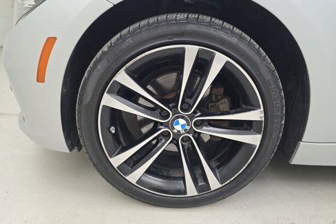 Used 2018 BMW 330i xDrive Sedan w/ Convenience Package image 11