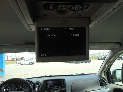 Used 2015 Chrysler Town & Country Touring image 15