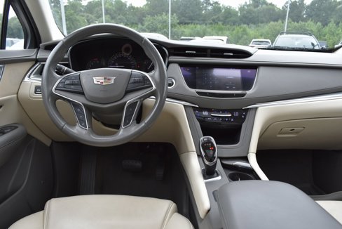 Used 2018 Cadillac XT5 Premium Luxury image 17