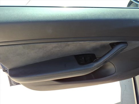 Used 2019 Tesla Model 3 Standard Range Plus image 18