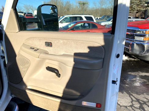Used 2002 Chevrolet Silverado 2500 LS w/ Electrical Convenience Pkg image 14
