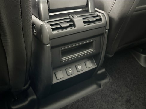 Used 2025 Land Rover Defender 110 S image 24