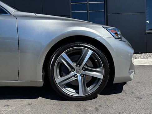Used 2018 Lexus IS 300 AWD w/ Comfort Package image 10
