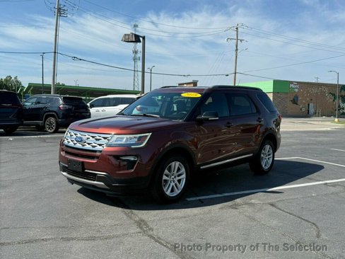 Used 2018 Ford Explorer XLT w/ Equipment Group 201A image 7