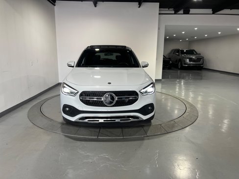 Used 2021 Mercedes-Benz GLA 250 4MATIC w/ Premium Package image 4