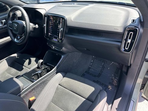 Certified 2022 Volvo C40 P8 Recharge Ultimate image 26