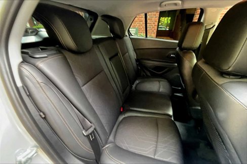 Used 2017 Chevrolet Trax LT w/ LT Convenience Package image 18
