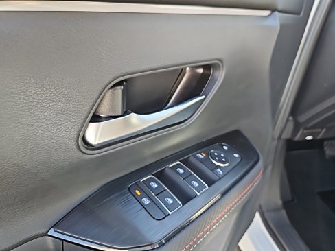 New 2026 Nissan Kicks SR w/ SR Premium Package image 9