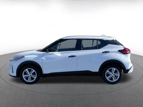 Used 2024 Nissan Kicks S image 9