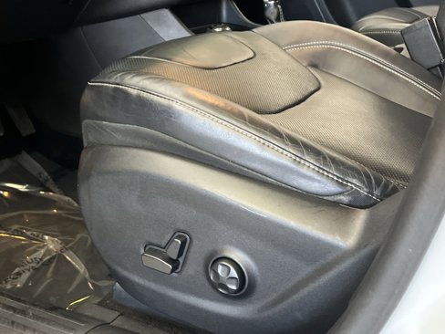 Used 2014 Jeep Cherokee Limited w/ Luxury Group image 12