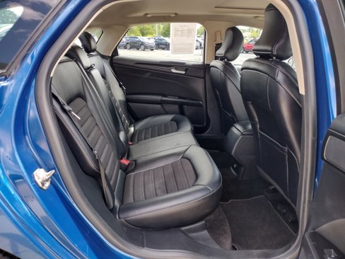 Used 2018 Ford Fusion SE w/ Equipment Group 201A image 9