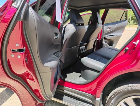 Used 2022 Toyota Venza Limited image 8