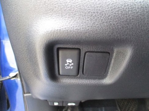 Used 2017 Nissan Versa SL image 33
