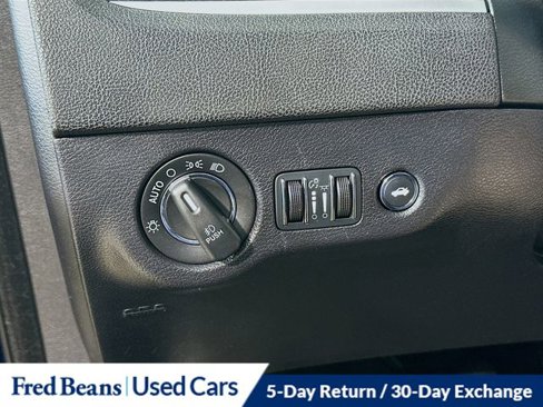 Used 2015 Chrysler 300 Limited w/ Driver Convenience Group image 21