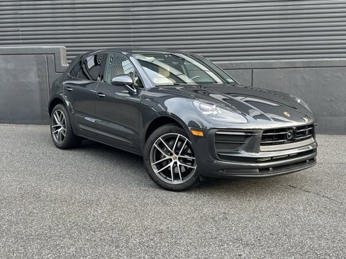 Certified 2025 Porsche Macan image 12