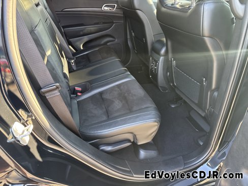 Used 2020 Jeep Grand Cherokee Laredo w/ Laredo X Package image 21