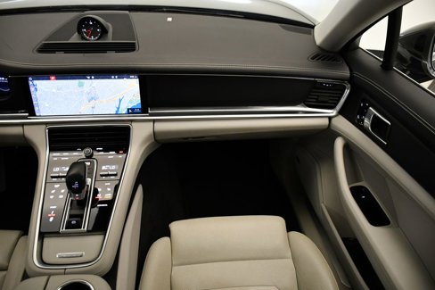 Certified 2018 Porsche Panamera 4S image 23