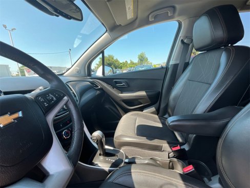 Used 2018 Chevrolet Trax LT w/ LT Convenience Package image 10