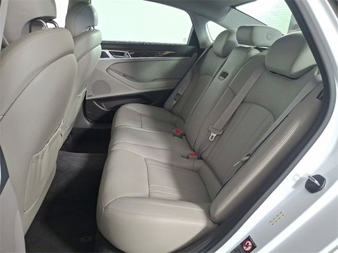Used 2017 Genesis G80 3.8 w/ Option Group 02 image 14