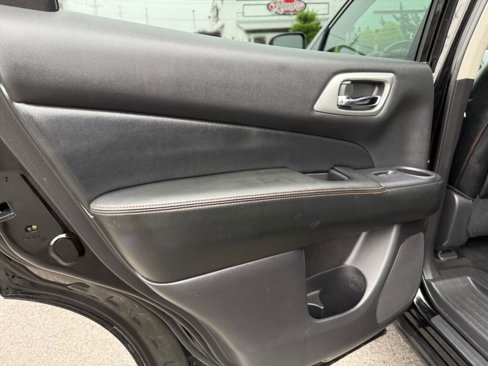 Used 2019 Nissan Pathfinder SL image 24