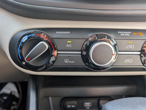 Used 2022 Kia Soul LX image 19