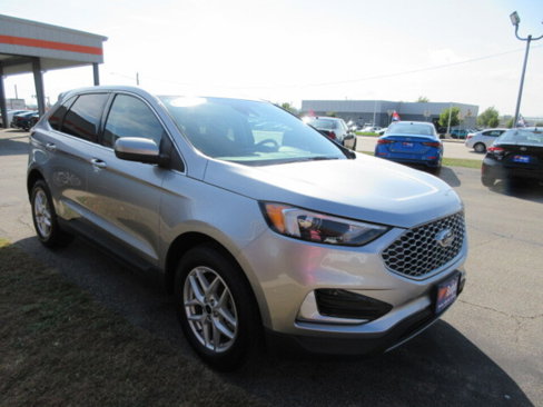 Used 2024 Ford Edge SEL w/ Cargo Accessory Package image 7