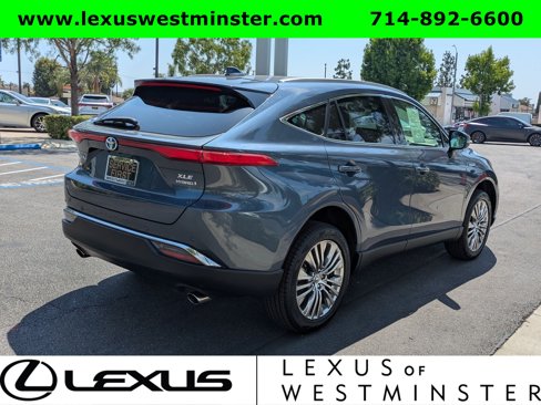 Used 2021 Toyota Venza XLE image 8