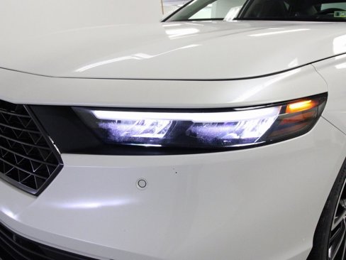 Used 2023 Honda Accord Touring image 9