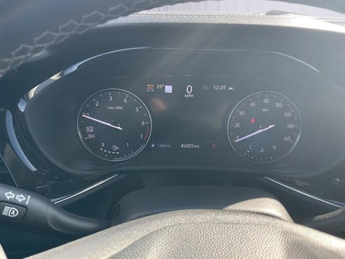Used 2022 Buick Envision Essence w/ Technology Package I image 8