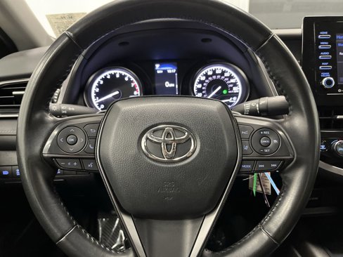 Used 2023 Toyota Camry SE image 14