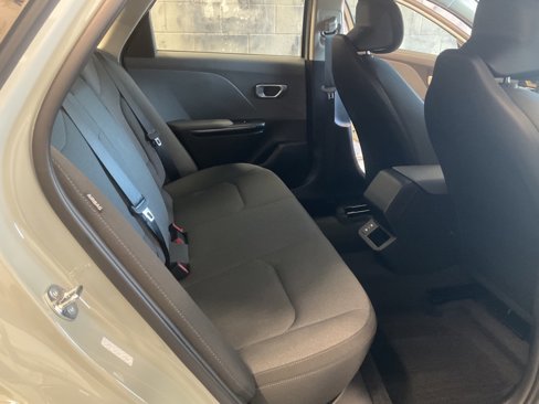 Used 2025 Kia K4 LXS image 26
