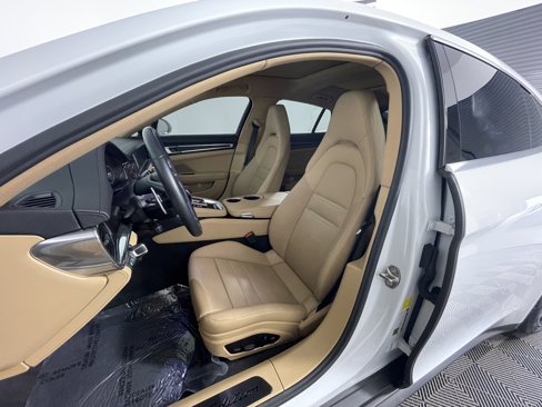 Certified 2022 Porsche Panamera Platinum Edition image 5