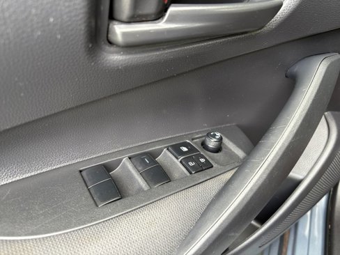 Used 2022 Toyota Corolla LE image 11