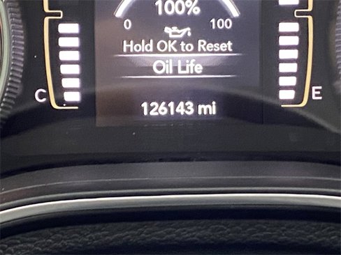 Used 2019 Jeep Cherokee Latitude Plus w/ Comfort/Convenience Group image 12