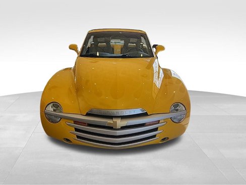 Used 2004 Chevrolet SSR w/ Preferred Equipment Group image 8