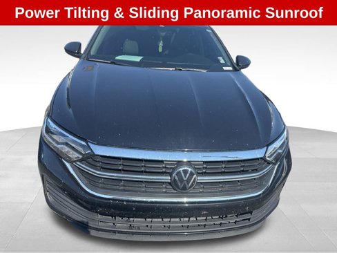 Used 2024 Volkswagen Jetta SE w/ Panoramic Sunroof Package image 9