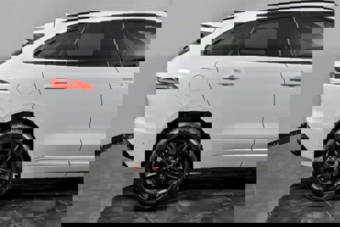Used 2018 Jaguar F-PACE S image 12