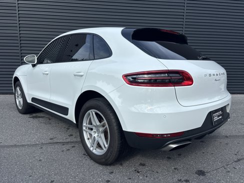Certified 2018 Porsche Macan image 3