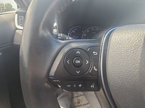 Used 2019 Toyota RAV4 Limited image 17