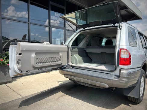 Used 2003 Isuzu Rodeo S image 5