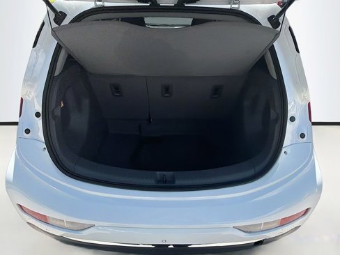 Used 2020 Chevrolet Bolt LT image 27