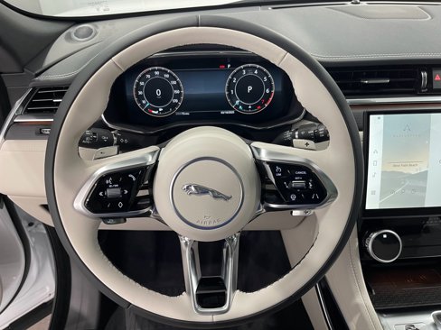 Used 2025 Jaguar F-PACE R-Dynamic S image 17