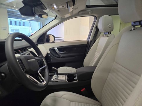 Certified 2023 Land Rover Discovery Sport SE image 18