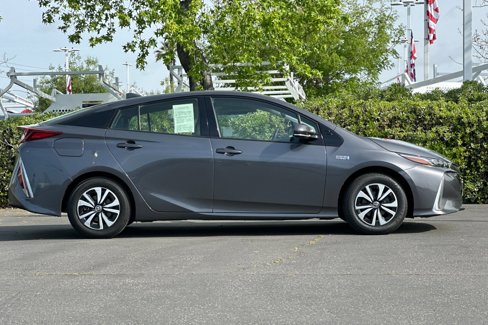 Used 2018 Toyota Prius Prime image 3