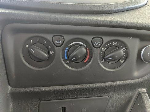 Used 2017 Ford Transit 250 130 Medium Roof image 18