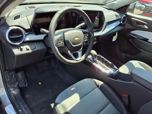 New 2025 Chevrolet Trax LT w/ Driver Confidence Package image 8